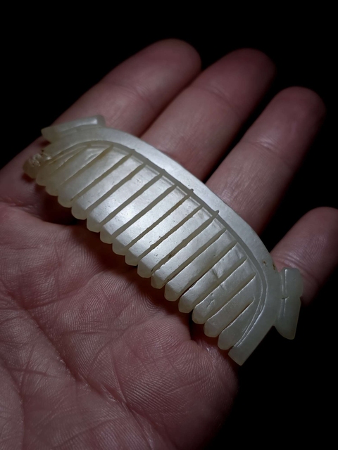 古玩玉器和田玉梳真品鑒賞圖