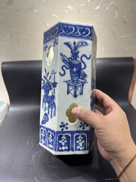 古玩陶瓷青花博古圖六方帽筒真品鑒賞圖