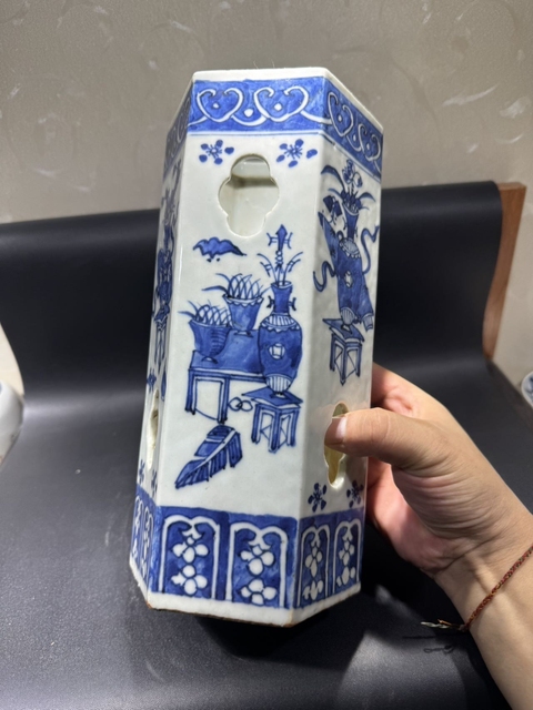 古玩陶瓷青花博古圖六方帽筒真品鑒賞圖