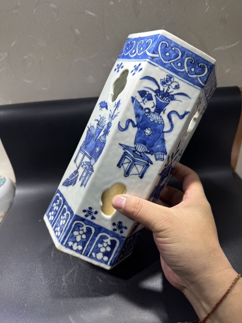 古玩陶瓷青花博古圖六方帽筒真品鑒賞圖