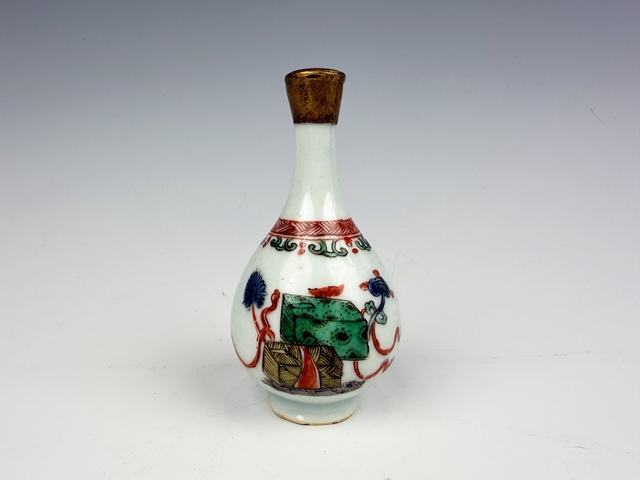 古玩陶瓷清康熙·五彩博古紋長頸瓶拍賣，當(dāng)前價格0元