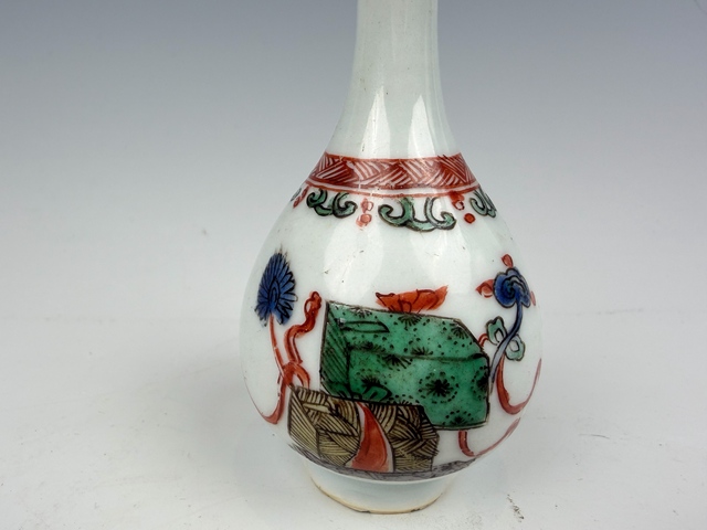 古玩陶瓷清康熙·五彩博古紋長頸瓶拍賣，當(dāng)前價格0元