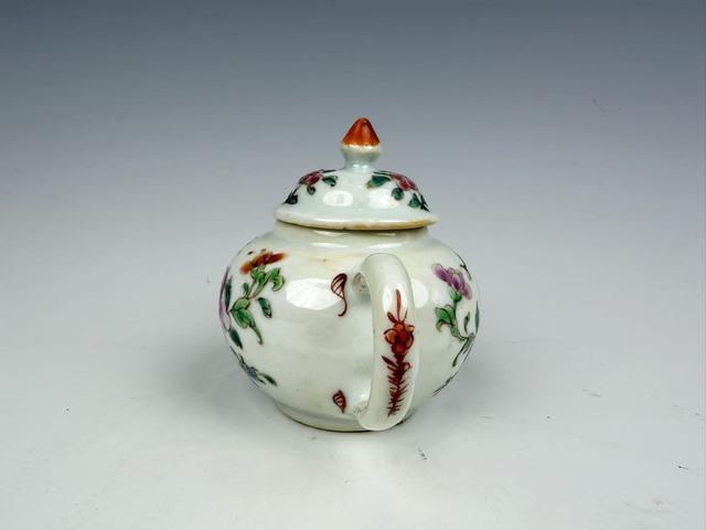 古玩陶瓷清雍乾·粉彩花卉茶壺拍賣(mài)，當(dāng)前價(jià)格0元