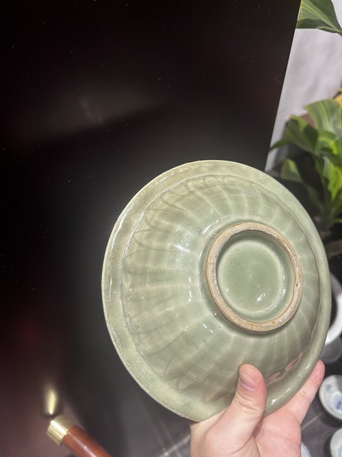 古玩陶瓷龍泉青瓷刻仰蓮紋雙魚盤真品鑒賞圖