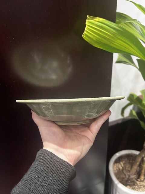 古玩陶瓷龍泉青瓷刻仰蓮紋雙魚盤真品鑒賞圖