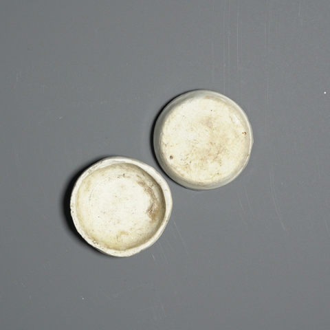 古玩陶瓷青白釉花卉紋粉盒真品鑒賞圖