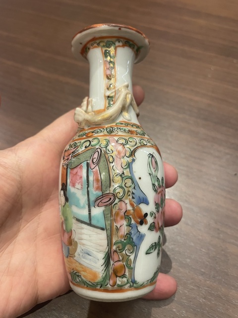 古玩陶瓷廣彩人物花口瓶拍賣，當(dāng)前價(jià)格1200元