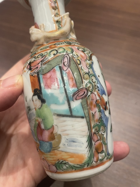 古玩陶瓷廣彩人物花口瓶拍賣，當(dāng)前價(jià)格1200元