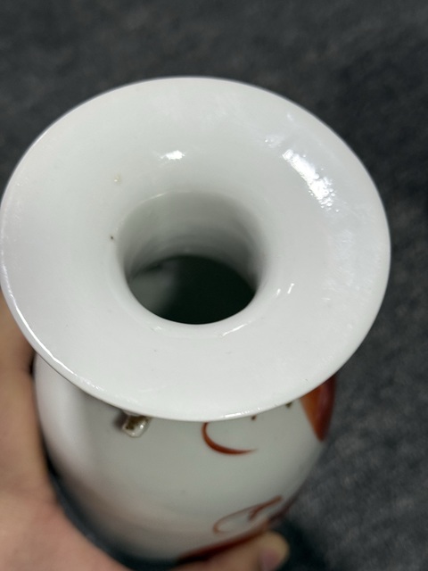 古玩陶瓷五彩獅子紋雙耳尺瓶真品鑒賞圖