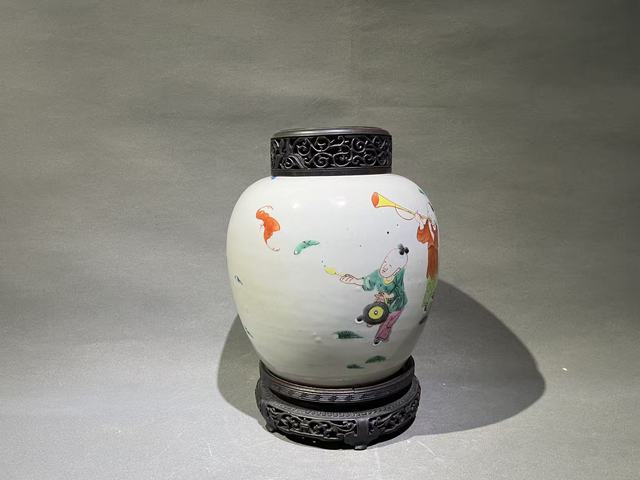 古玩陶瓷清雍正粉彩嬰戲紋蓋罐真品鑒賞圖