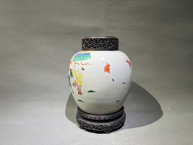 古玩陶瓷清雍正粉彩嬰戲紋蓋罐真品鑒賞圖