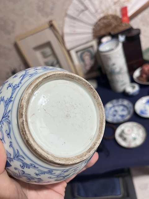 古玩陶瓷纏枝花囍字紋青花罐真品鑒賞圖