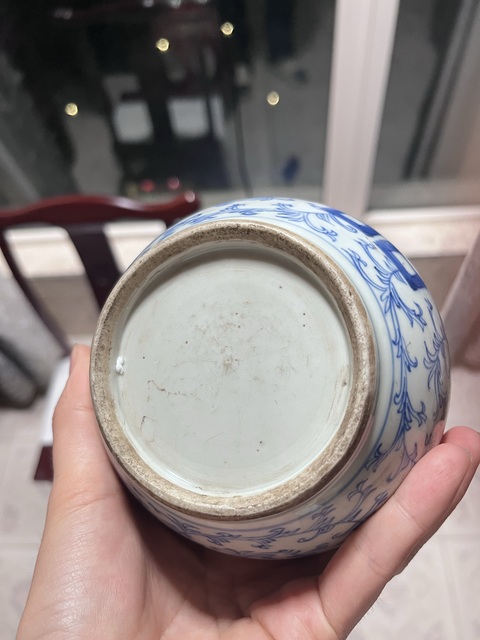 古玩陶瓷纏枝花囍字紋青花罐真品鑒賞圖