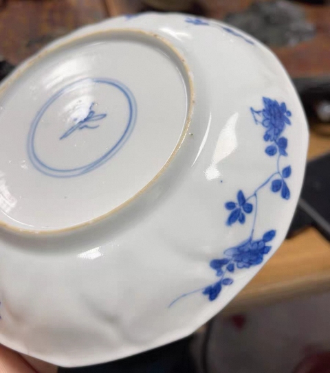 古玩陶瓷花鳥(niǎo)紋青花盤真品鑒賞圖