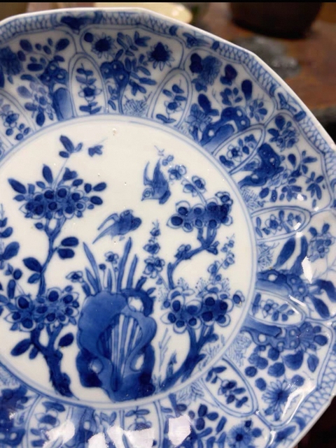 古玩陶瓷花鳥(niǎo)紋青花盤真品鑒賞圖