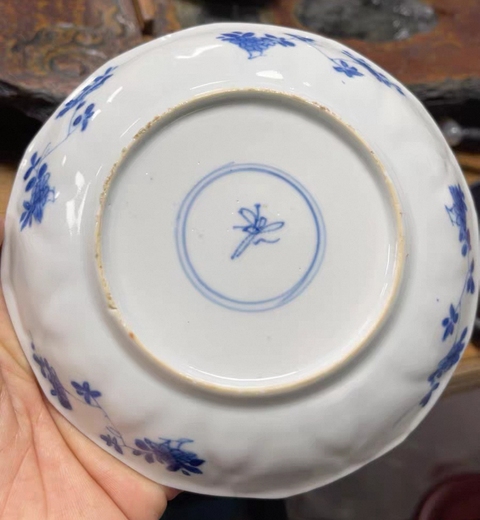 古玩陶瓷花鳥(niǎo)紋青花盤真品鑒賞圖