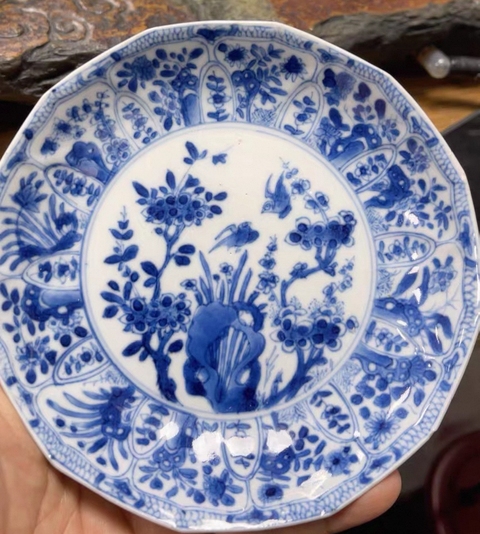 古玩陶瓷花鳥(niǎo)紋青花盤真品鑒賞圖