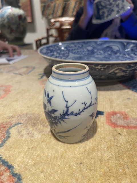 古玩陶瓷明天啟 青花花蝶連綿罐真品鑒賞圖