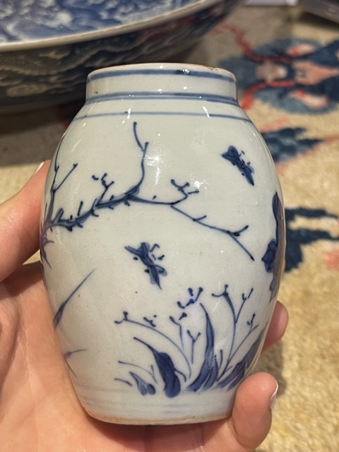 古玩陶瓷明天啟 青花花蝶連綿罐真品鑒賞圖