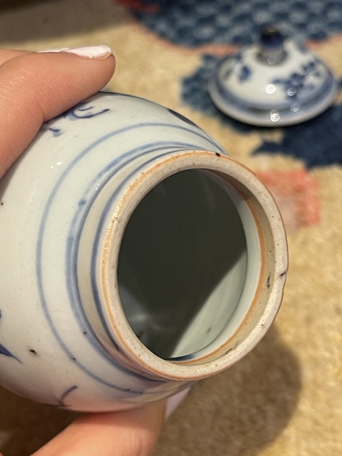 古玩陶瓷明天啟 青花花蝶連綿罐真品鑒賞圖