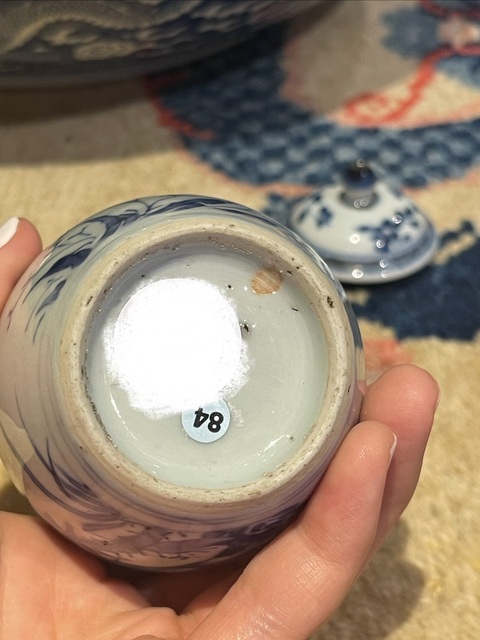 古玩陶瓷明天啟 青花花蝶連綿罐真品鑒賞圖