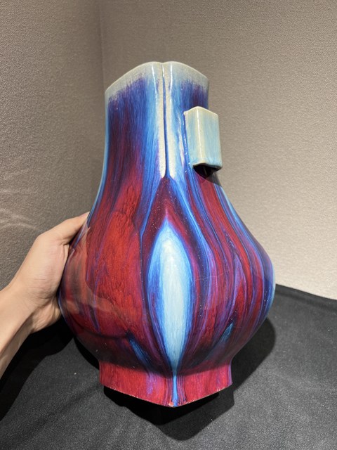 古玩陶瓷清乾隆 窯變釉杏圓貫耳瓶真品鑒賞圖