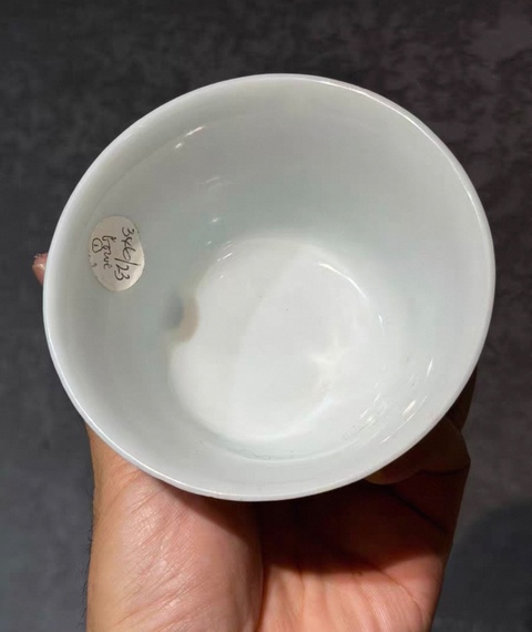 古玩陶瓷民國時期黃地粉彩花卉紋蓋碗拍賣，當前價格1280元