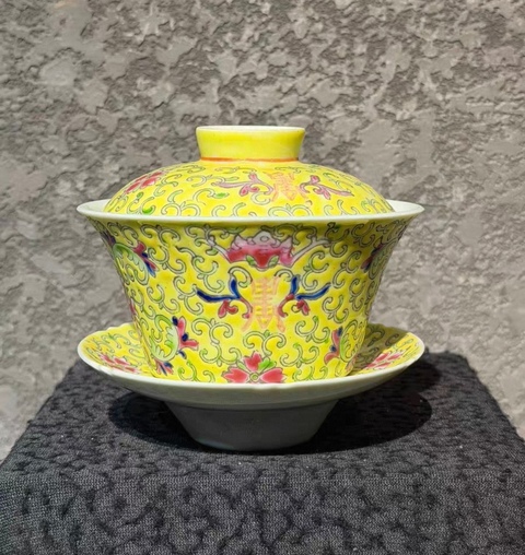 古玩陶瓷民國時期黃地粉彩花卉紋蓋碗拍賣，當前價格1280元