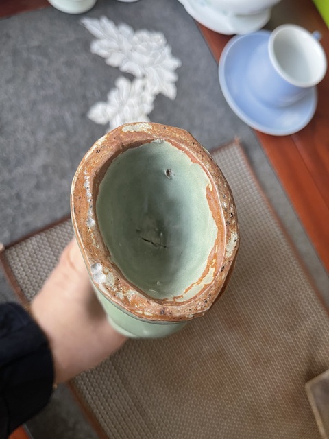 古玩陶瓷元代龍泉窯模印雙耳瓶真品鑒賞圖