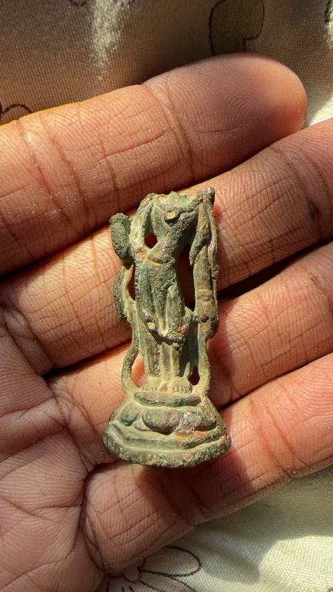 古玩銅器銅菩薩立像真品鑒賞圖