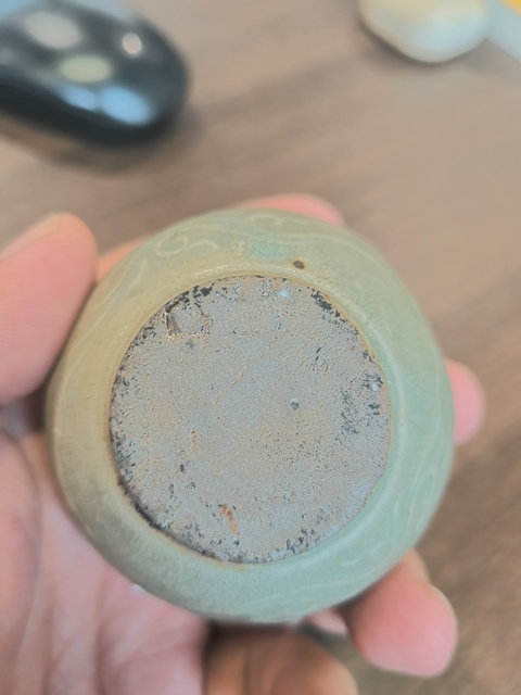 古玩陶瓷龍泉青瓷花卉紋水盂真品鑒賞圖