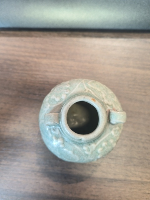 古玩陶瓷龍泉青瓷花卉紋水盂真品鑒賞圖