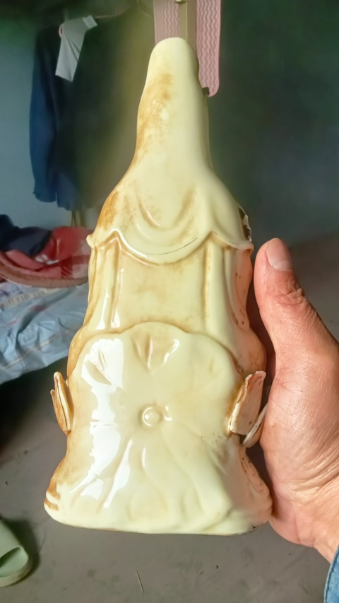 古玩陶瓷白釉觀音菩薩造像真品鑒賞圖