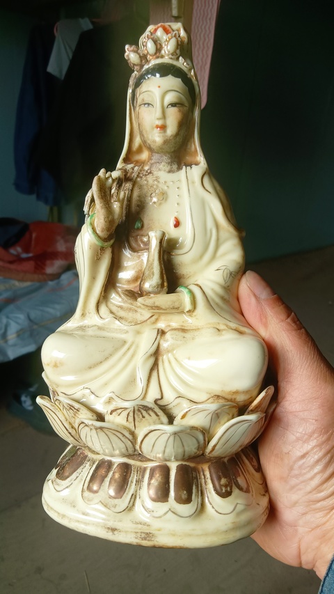 古玩陶瓷白釉觀音菩薩造像真品鑒賞圖