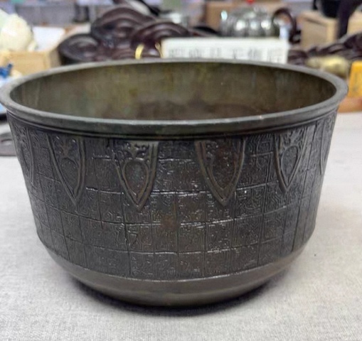 古玩銅器缽式爐真品鑒賞圖