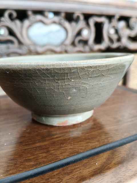 古玩陶瓷龍泉青瓷碗真品鑒賞圖