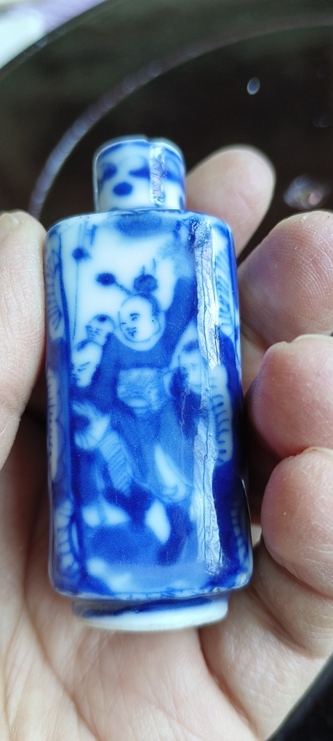 古玩陶瓷青花人物四方鼻煙壺真品鑒賞圖