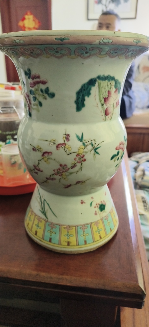 古玩陶瓷花卉紋粉彩渣斗真品鑒賞圖