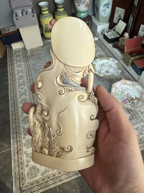 古玩雜項(xiàng)牙雕加彩觀音造像真品鑒賞圖