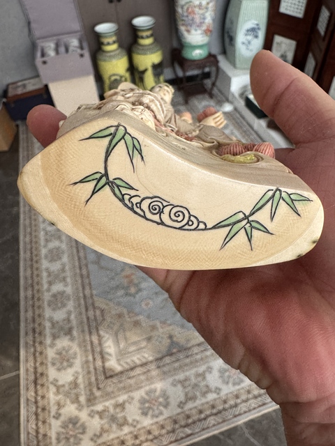 古玩雜項(xiàng)牙雕加彩觀音造像真品鑒賞圖