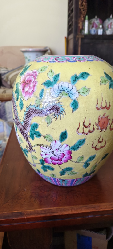 古玩陶瓷花間龍紋粉彩冬瓜罐真品鑒賞圖