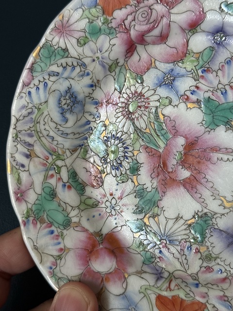 古玩陶瓷粉彩百花紋花口盤真品鑒賞圖