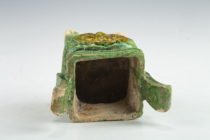 古玩陶瓷清·三彩模印花卉紋香爐真品鑒賞圖