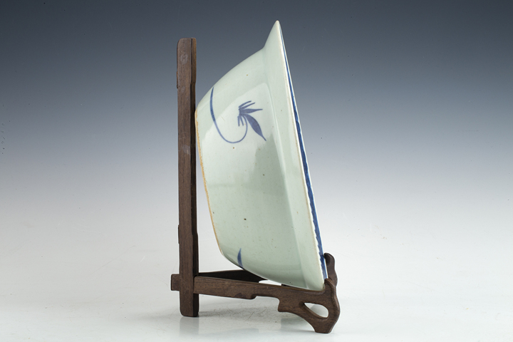 古玩陶瓷清中·青花人物故事紋凈手盆真品鑒賞圖