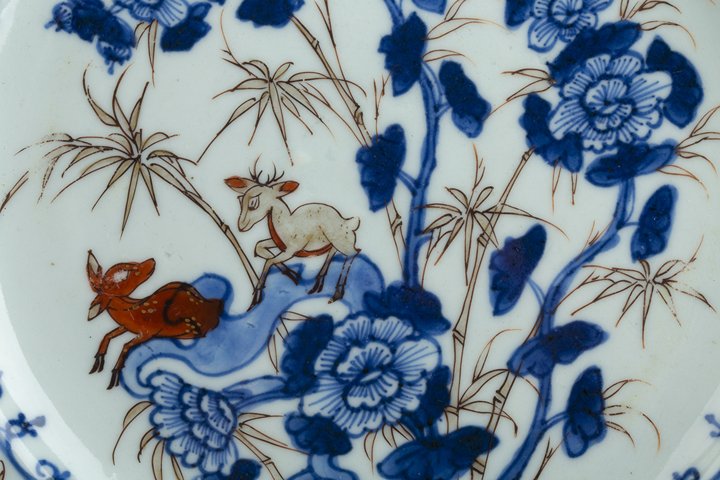 古玩陶瓷清康熙·青花礬紅描金竹石牡丹鹿紋盤真品鑒賞圖