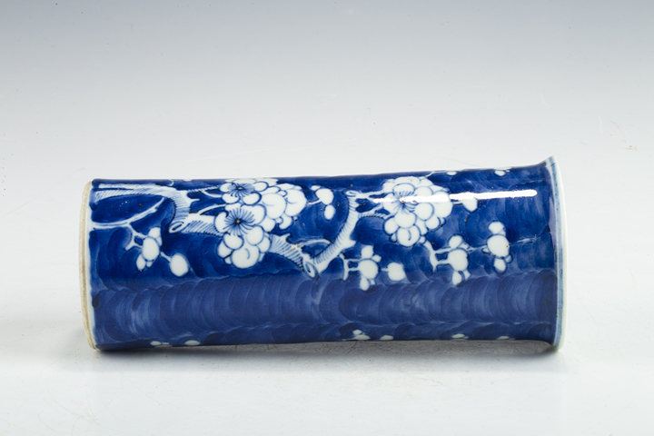 古玩陶瓷清晚·青花留白冰梅紋花觚真品鑒賞圖