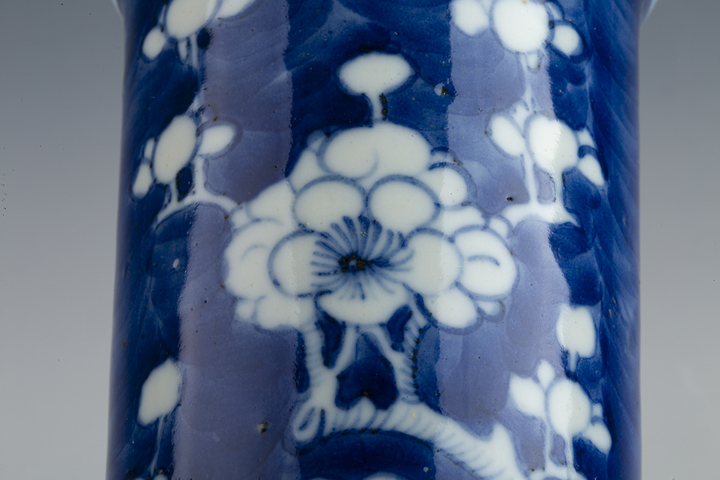 古玩陶瓷清晚·青花留白冰梅紋花觚真品鑒賞圖