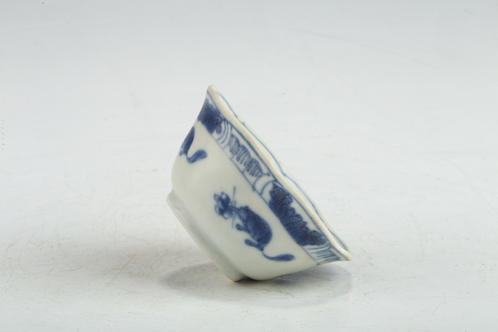 古玩陶瓷清康熙·青花松鼠葡萄紋杯碟一套真品鑒賞圖