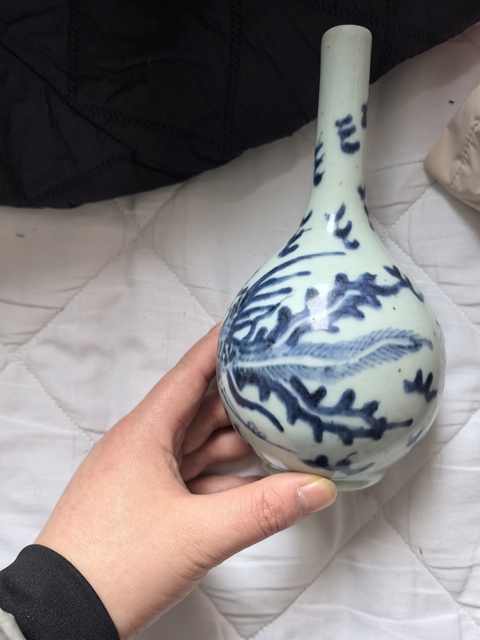 古玩陶瓷青花云鳳紋膽瓶真品鑒賞圖
