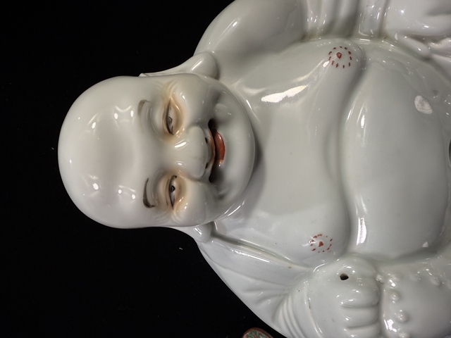 古玩陶瓷白彌勒佛塑像真品鑒賞圖